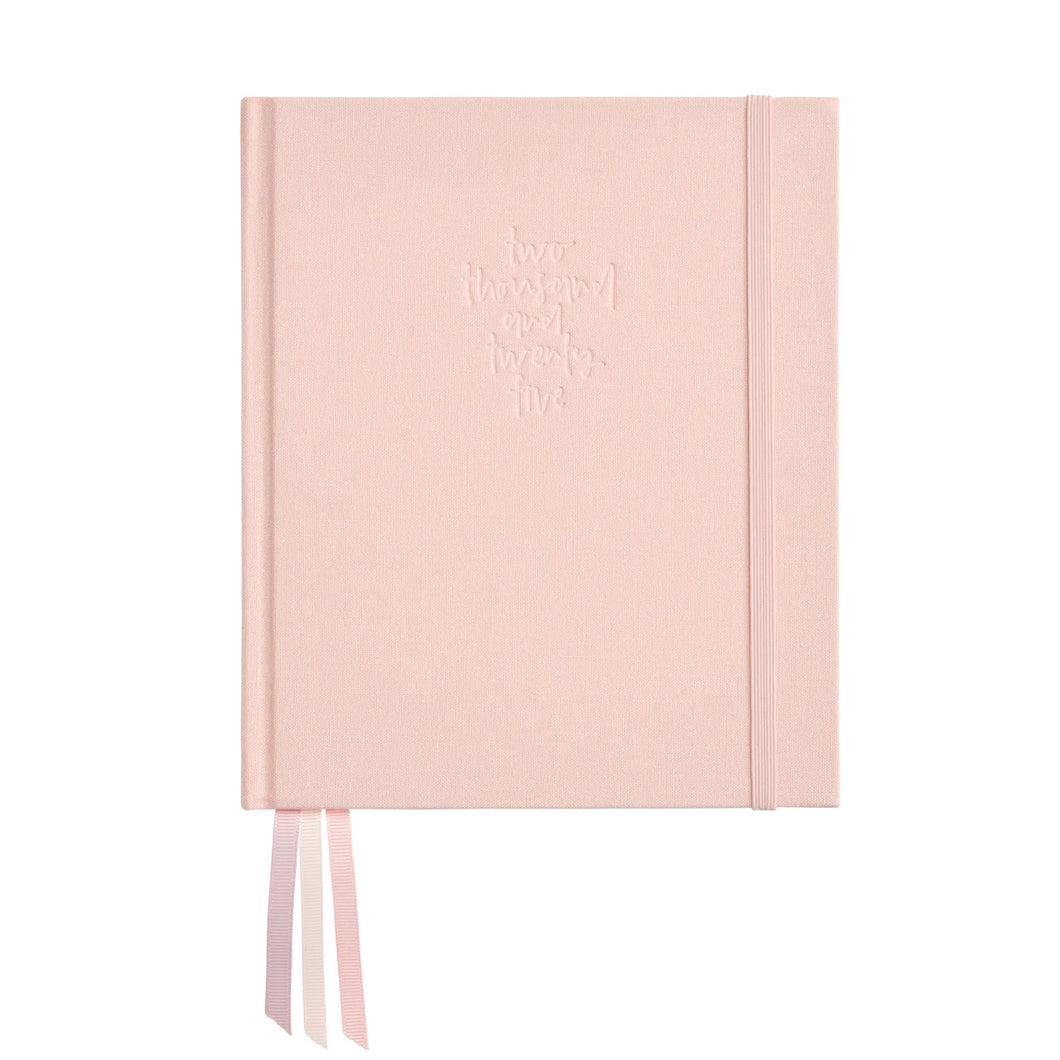 CARRIE 2025 PLANNER | SIGNATURE | VERTICAL WEEKLY