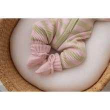Load image into Gallery viewer, KNITTED BOOTIES I STRAWBERRY MILK
