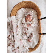 Load image into Gallery viewer, BANKSI FRILL BLANKET
