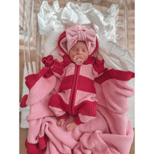 Load image into Gallery viewer, CHUNKY FRILL RASPBERRY BLANKET
