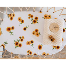 Load image into Gallery viewer, SUNFLOWER - BASSINET SHEET / CHANGE PAD COVER
