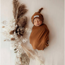 Load image into Gallery viewer, BRONZE - SNUGGLE SWADDLE &amp; BEANIE SET
